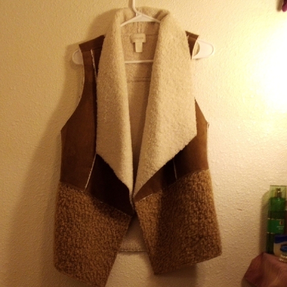 Chico's Jackets & Blazers - Chico's Tan and Cream Shearling Vest